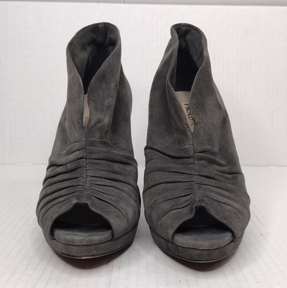 Prada Women's Gray Suede Open Toe High Slender Heel Slip On Heels Sz 10 - Picture 4 of 15